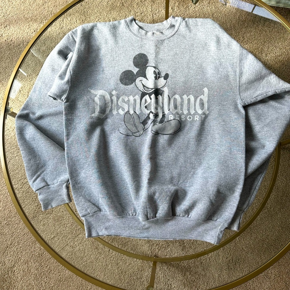Authentic Disneyland crewneck size small